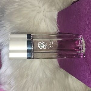 Oscar Flor 3.4 oz  like new  have been sprayed Authentic No Refund